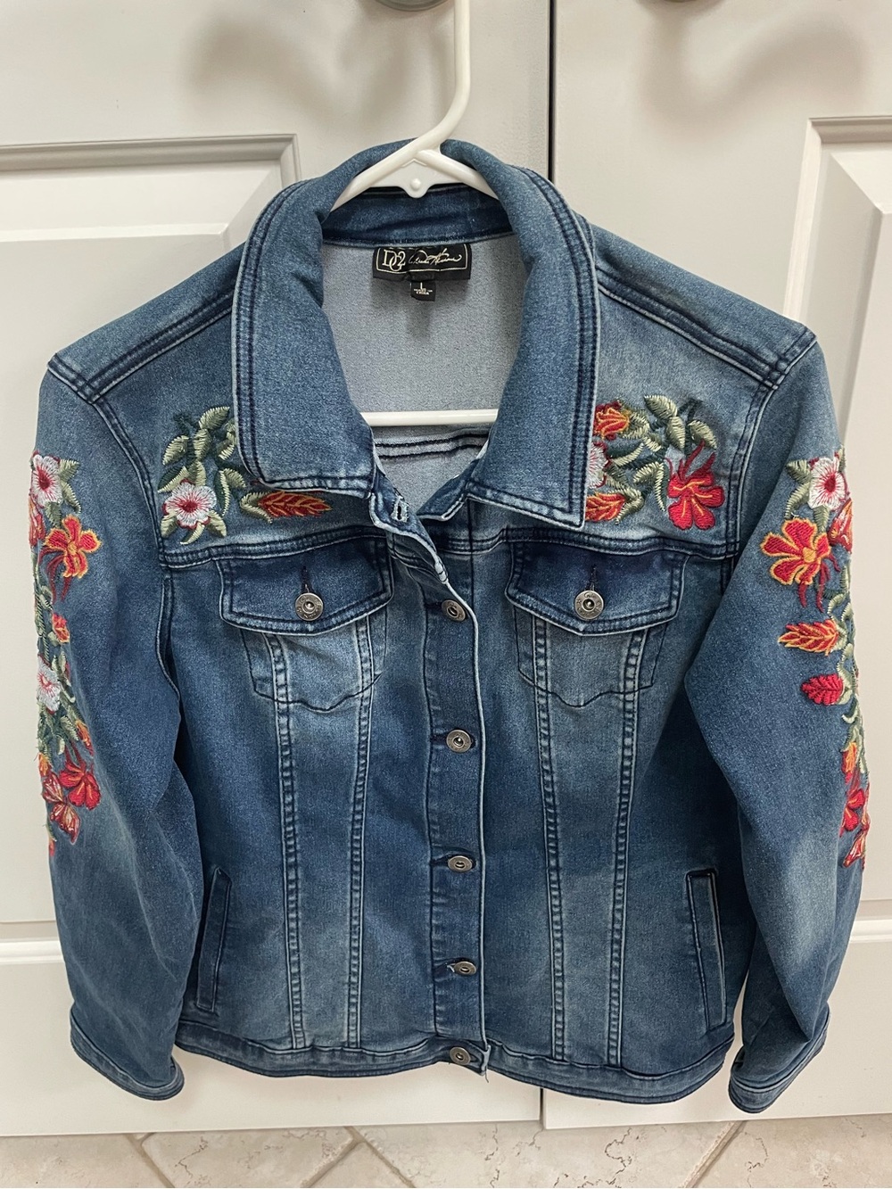 DG2 by Diane Gilman Floral Embroidered Denim Stretch Size Large Boho Jacket